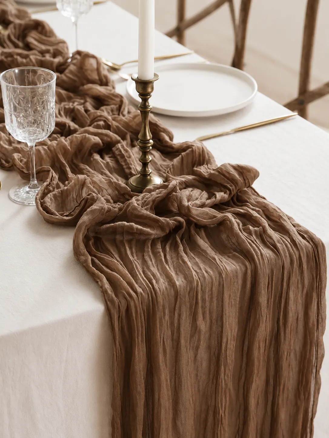 Camino mesa nude para decoración de boda con caída textil suave